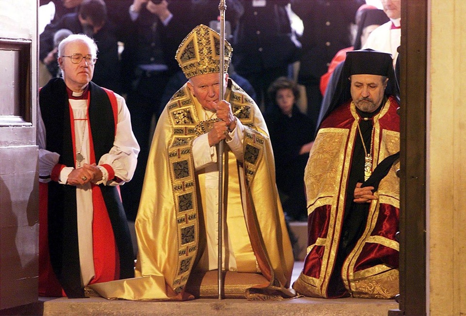 Paus Johannes Paulus II opent de Heilige Deur van de Sint-Paulus buiten de Muren